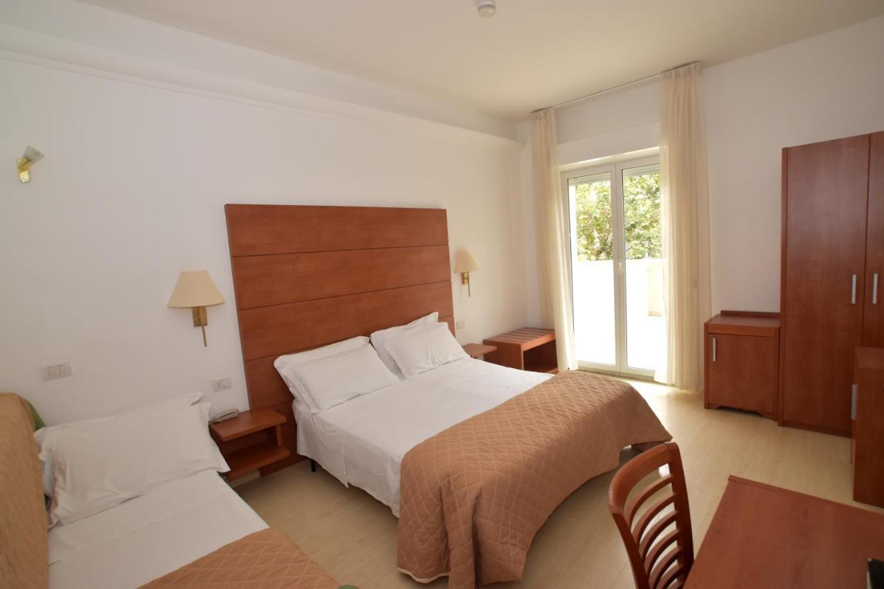 Hotel Villa Del Parco Rimini Eksteriør bilde