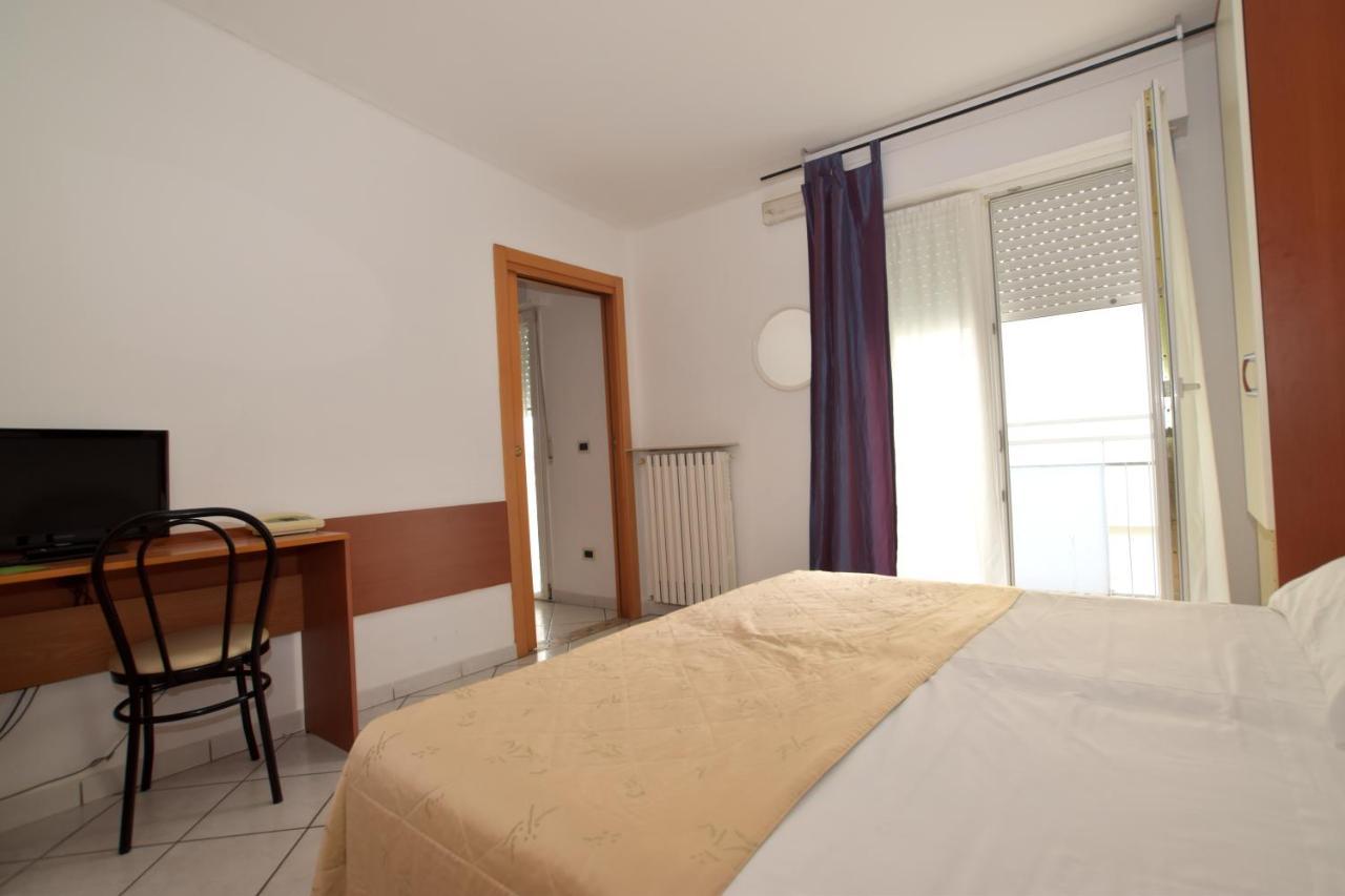 Hotel Villa Del Parco Rimini Eksteriør bilde