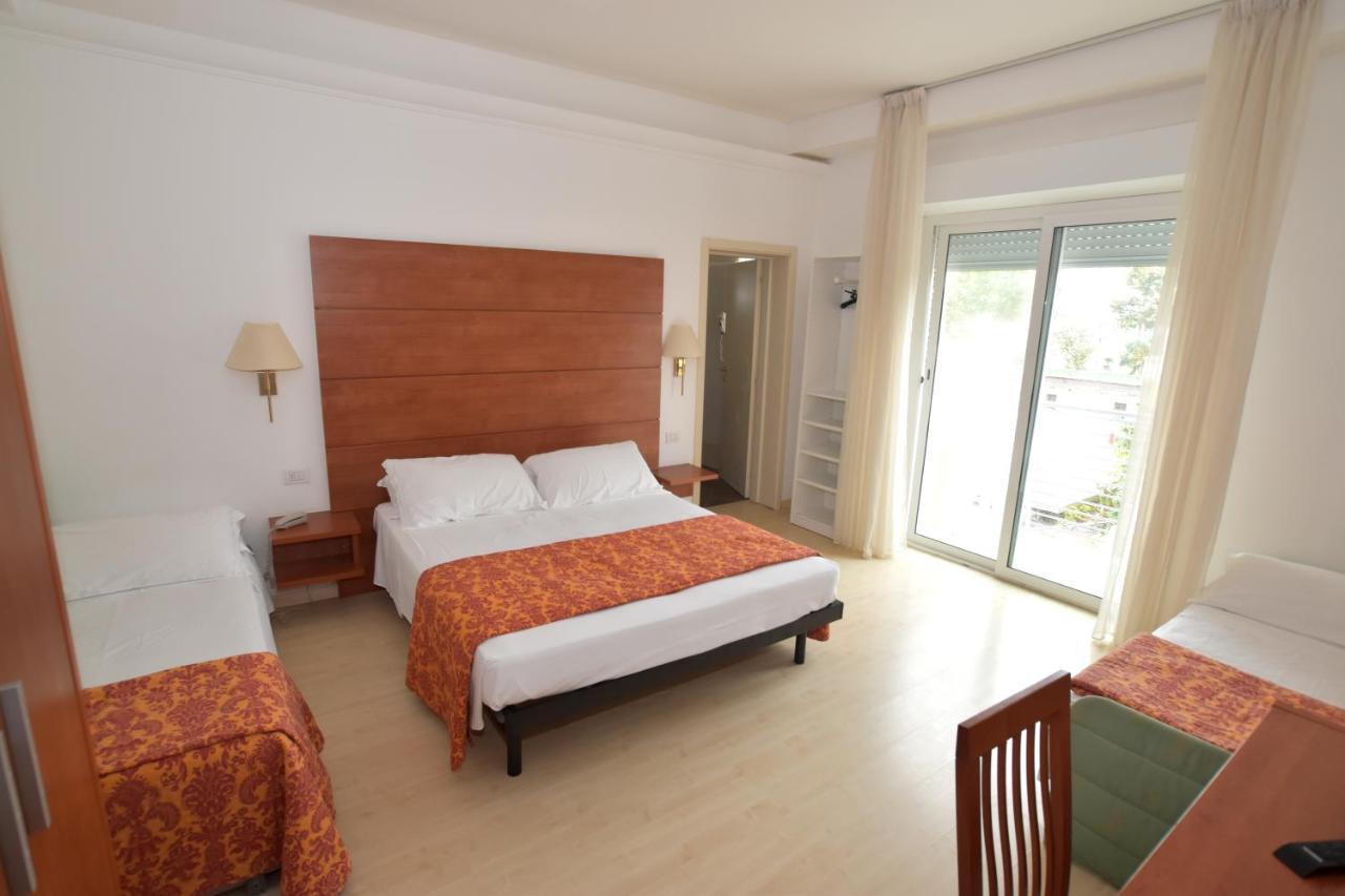 Hotel Villa Del Parco Rimini Eksteriør bilde