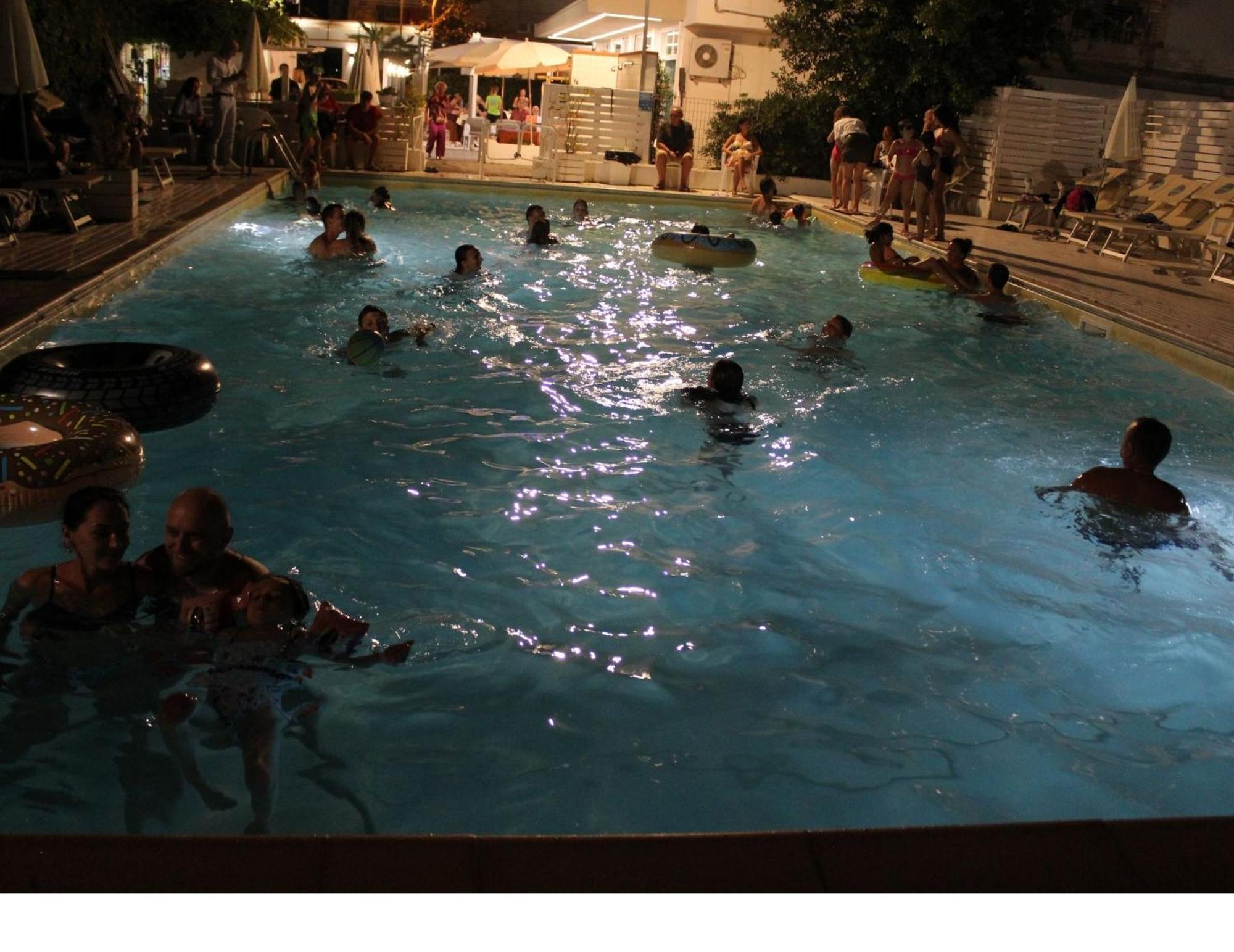 Hotel Villa Del Parco Rimini Eksteriør bilde