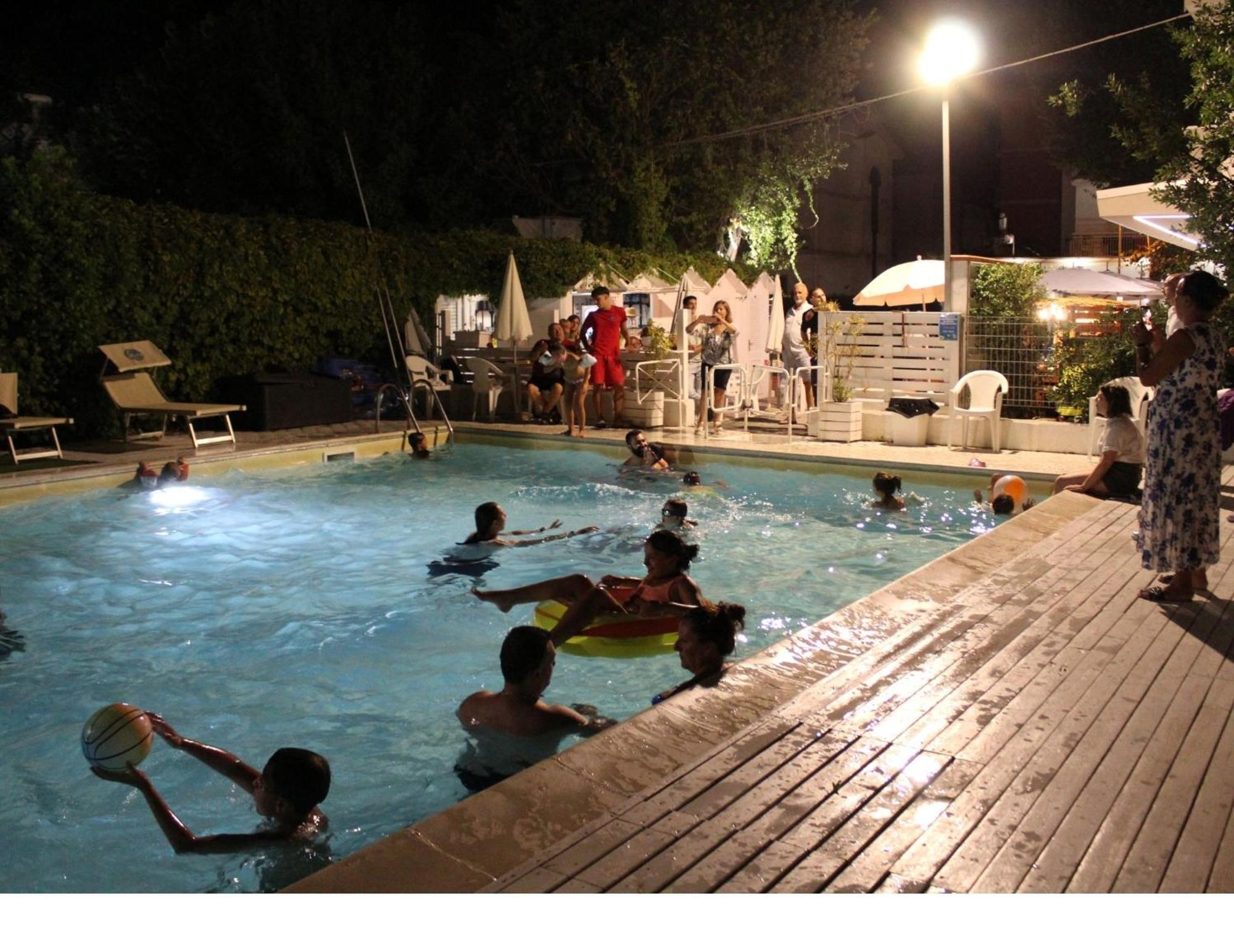Hotel Villa Del Parco Rimini Eksteriør bilde